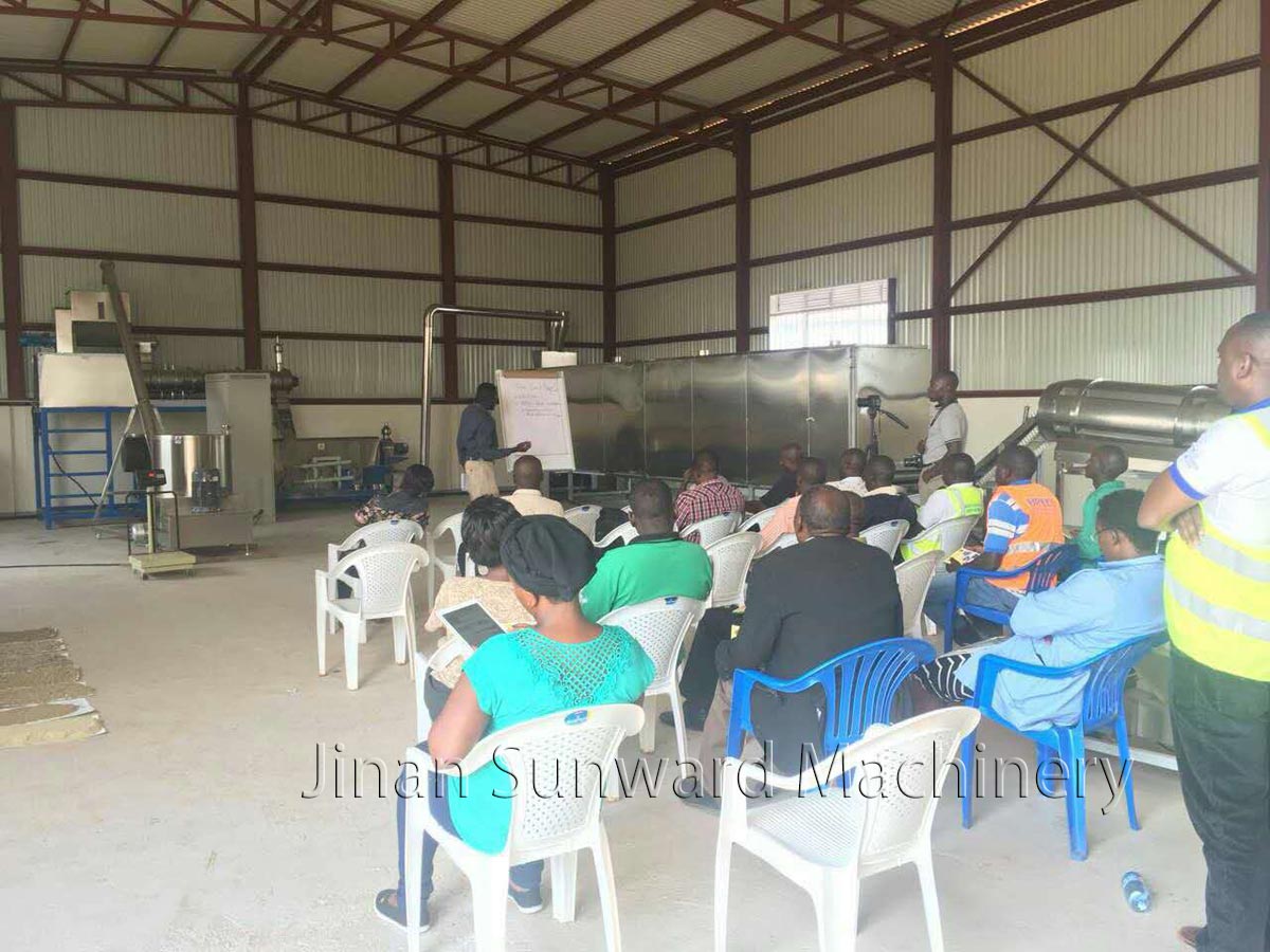 Малийский завод по производству кормов для рыб.jpg